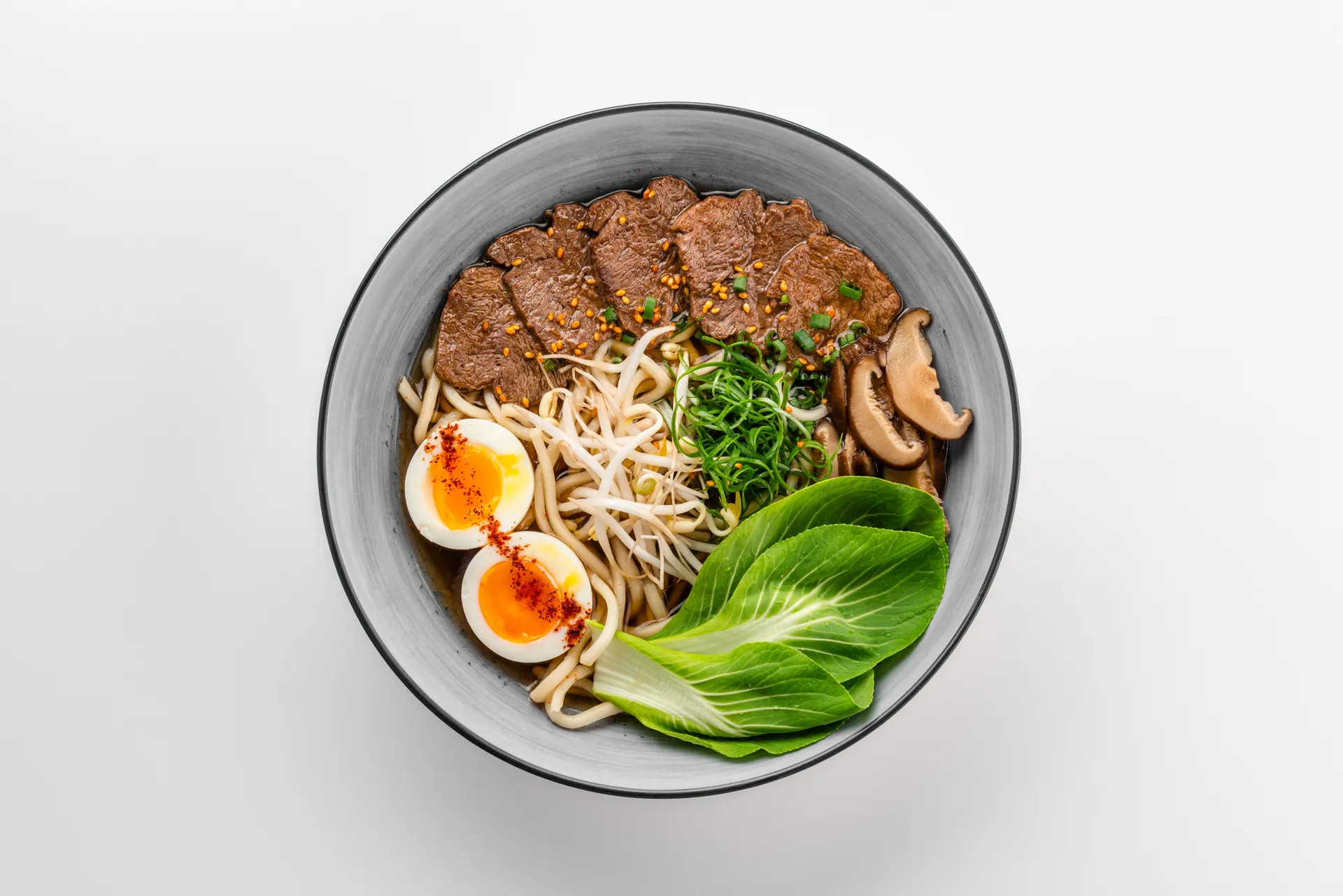 Mol go'shti bilan ramen
